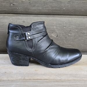 Earth Origins Odel Black Leather, Edgy Biker Chic, Block Heel Comfort Bootie 10W